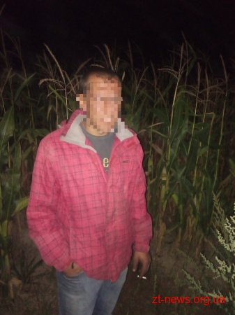 В Овруцькому районі поліцейські охорони затримали чоловіка під час крадіжки кукурудзи з поля