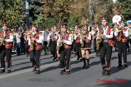16 військових духових оркестрів пройшлися вулицями Житомира