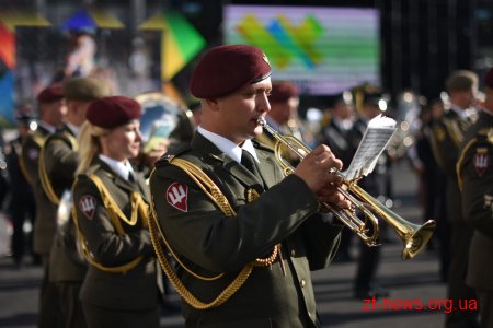 16 військових духових оркестрів пройшлися вулицями Житомира