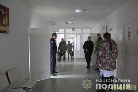 Поліція Житомира перевіряє повідомлення про замінування обласної лікарні та військового шпиталю