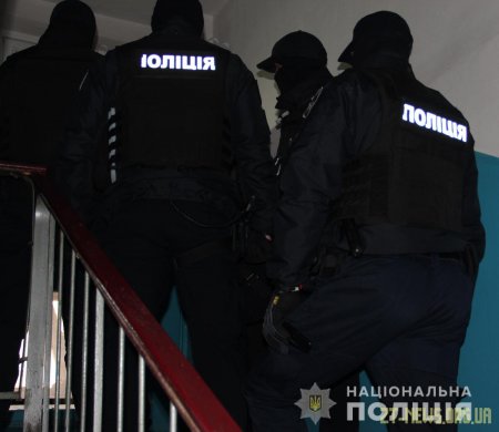 У Житомирі поліцейські затримали підозрюваного у вбивстві чоловіка