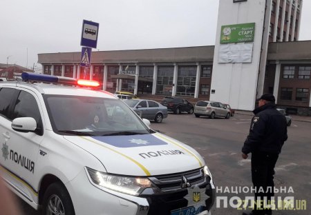 Поліція перевірила залізничний вокзал у Коростені після телефонного повідомлення про запланований вибух
