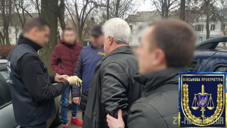 Військова прокуратура Житомирського гарнізону затримала на хабарі голову Андрушківської ОТГ