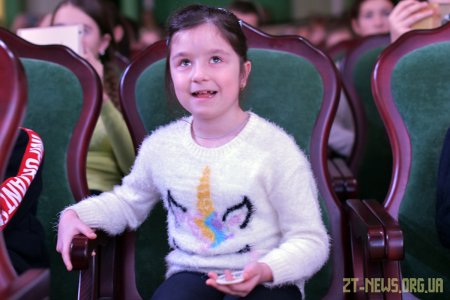 400 дітей з усіх районів області завітали на передноворічне свято