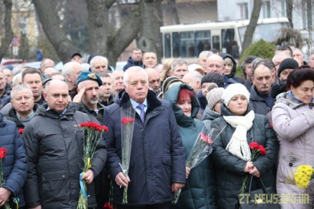 Урочистою ходою та покладанням квітів в Житомирі вшанували пам'ять воїнів-інтернаціоналістів