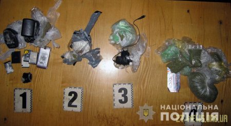 Поблизу виправної установи під Бердичевом затримано «кур’єрів» з наркотиками