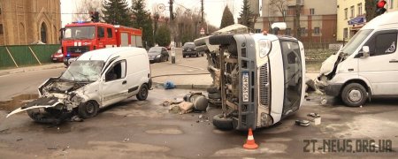 У Житомирі зіштовхнулися три автівки: 1 людина травмована