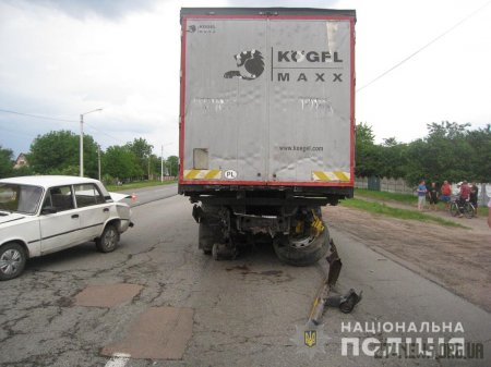 Поблизу Бердичева зіткнулись 3 автомобілі: один з водіїв загинув