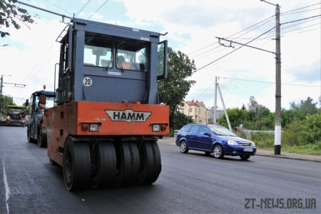До кінця тижня обіцяють завершити ремонт дороги на вулицях Леха Качинського та Чуднівській