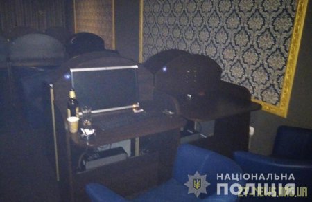 У Житомирі поліцейські припинили роботу двох нічних підпільних ігрових залів