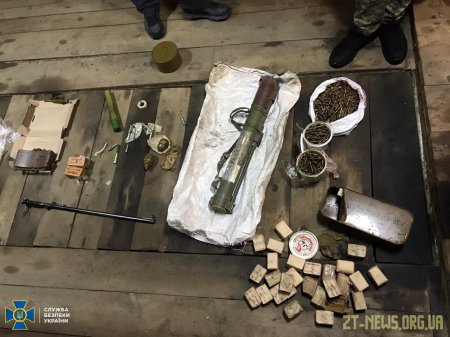 СБУ затримала у Житомирській області організатора угруповання, яке постачало зброю кримінальникам
