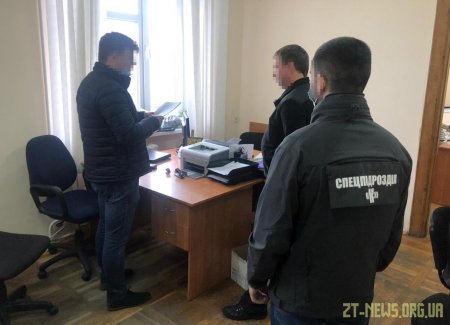 СБУ в Житомирі затримала чиновника Укртрансбезпеки, який систематично отримував хабарі від автоперевізників