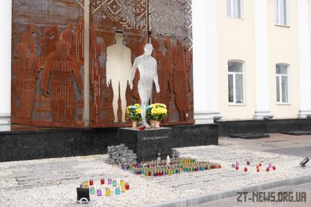 У Житомирі поліцейські затримали молодика, підозрюваного у пошкодженні пам’ятника