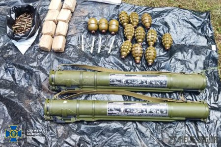 На Житомирщині СБУ виявила арсенал військових засобів ураження
