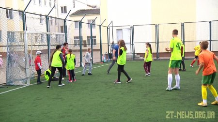 20 дітей з інвалідністю вперше пограли у міні-футбол