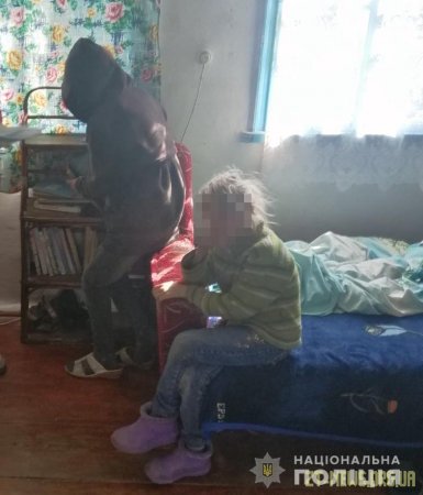 На Житомирщині поліцейські розшукали матір, яка залишила чотирьох дітей на тиждень без нагляду