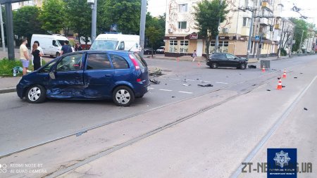У Житомирі вранці зіткнулись Seat Ibiza та Opel: травмувалися двоє людей
