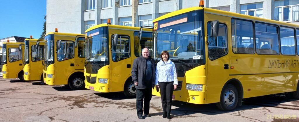 Черняхівська громада придбала п’ять автобусів для підвезення учнів до закладів освіти