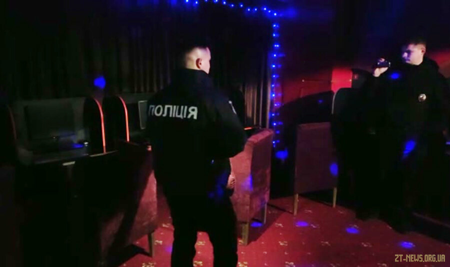 У Житомирі поліцейські викрили гральний заклад у прибудові до багатоповерхівки