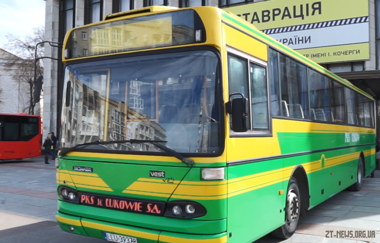 Житомирщина отримала ще 2 автобуси для драмтеатру та пересувного «Пункту Незламності»