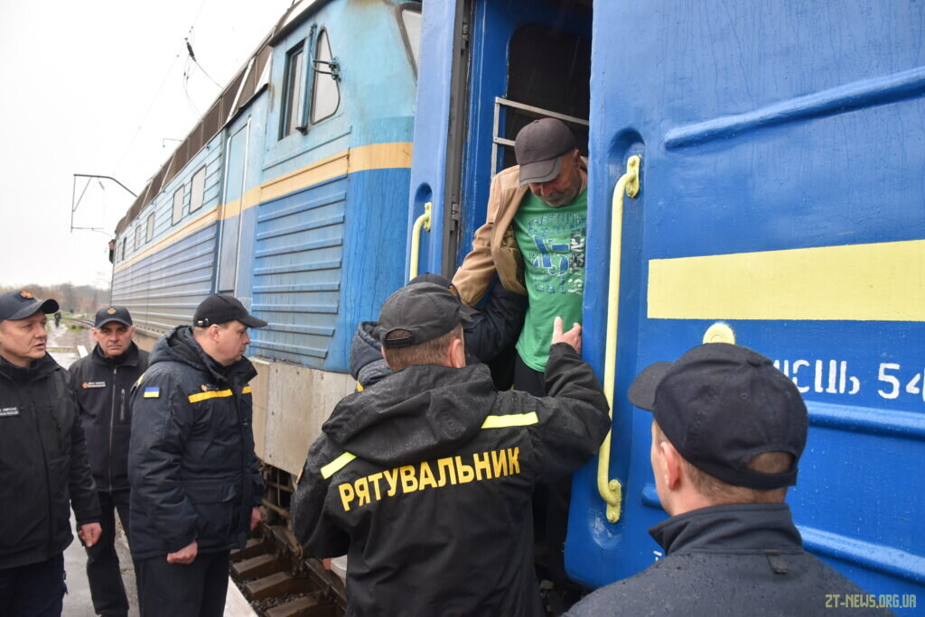 До Житомирщини прибув перший евакуаційний потяг з Донецької області