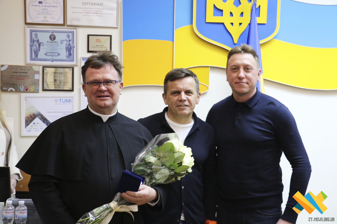 Відзнаку «За заслуги перед містом III ступеня» вручили настоятелю парафії Божого Милосердя Ярославу Ольшевському