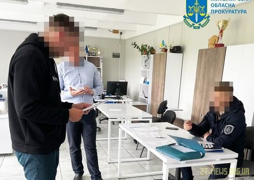 Трьом митникам на Житомирщині повідомили про підозру в ухиленні від сплати майже 850 тис. грн податків