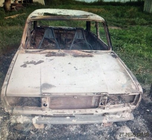 Помстився через ревнощі: на Ружинщині 50-річний чоловік підпалив автівку односельця