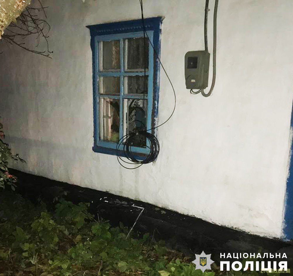 У Ружині затримали 25-річного чоловіка, який кинув «коктейль Молотова» в будинок тещі